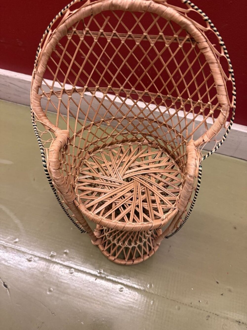 VTG Small Wicker Peacock Chair for Plants, Pots
